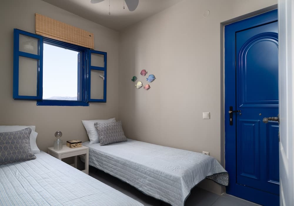 Absolute Perdika Aegina