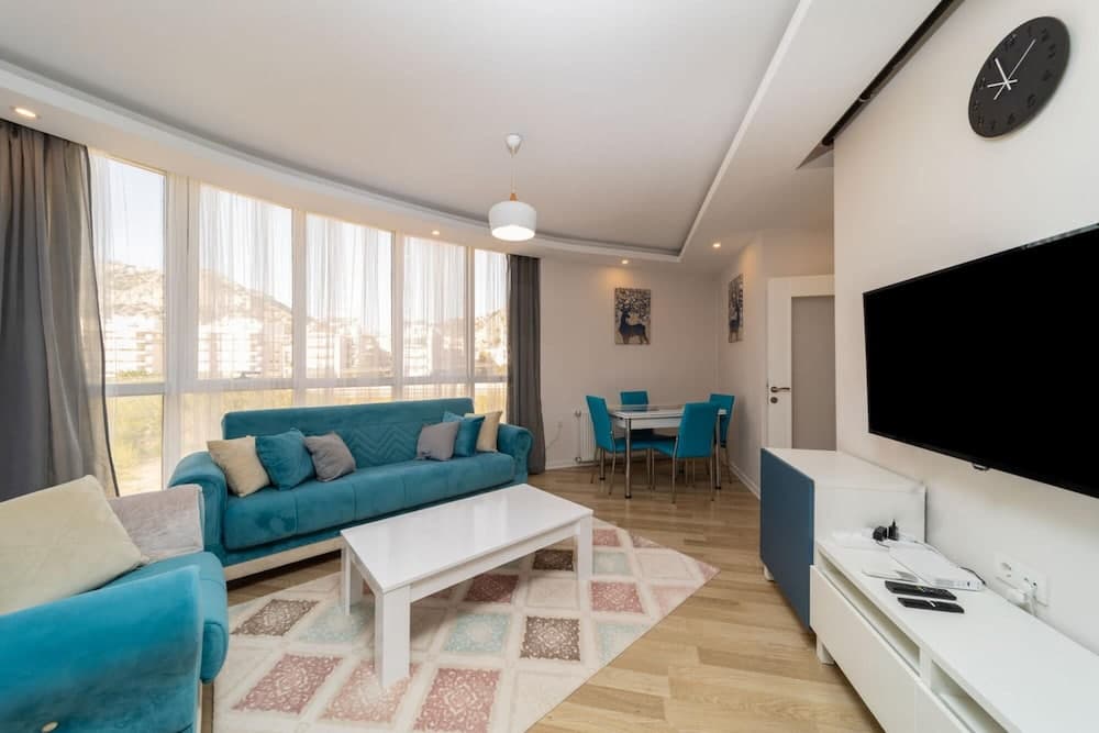 Convenient Flat With Balcony in Konyaalti