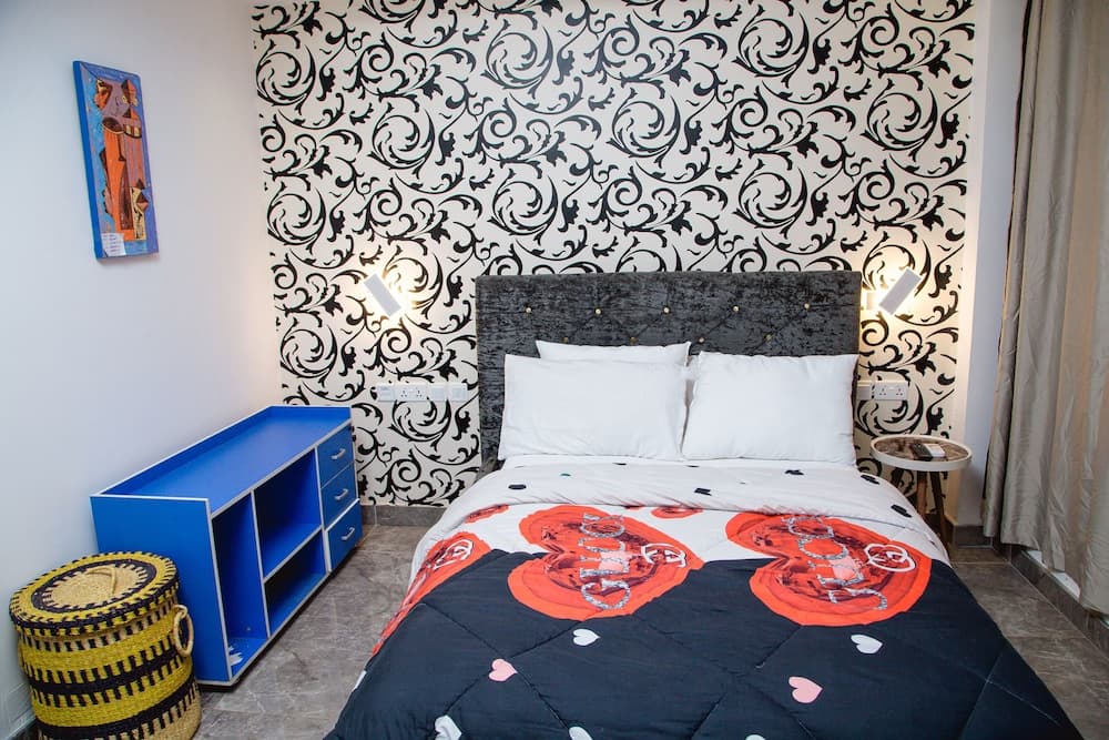 Ark Hotel and Apartments