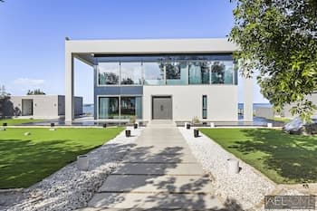 WelHome - Extraordinary Giant Water Villa on Nurai Island