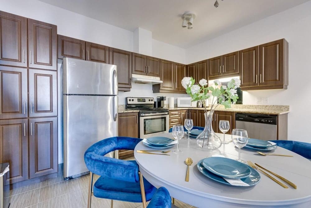 M11 Gorgeous 3BR w Kingbed Perfect Location