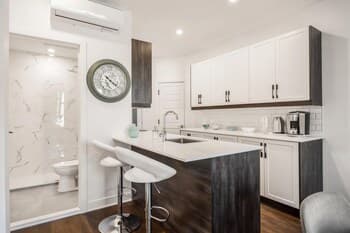 M11 Upscale 1BR Sofabed in Heart Plateau Mile-end