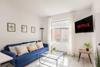 M11 Gorgeous Modern 2BR Sofabed Heart of Plateau