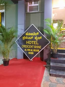 Hotel Crescent Shine