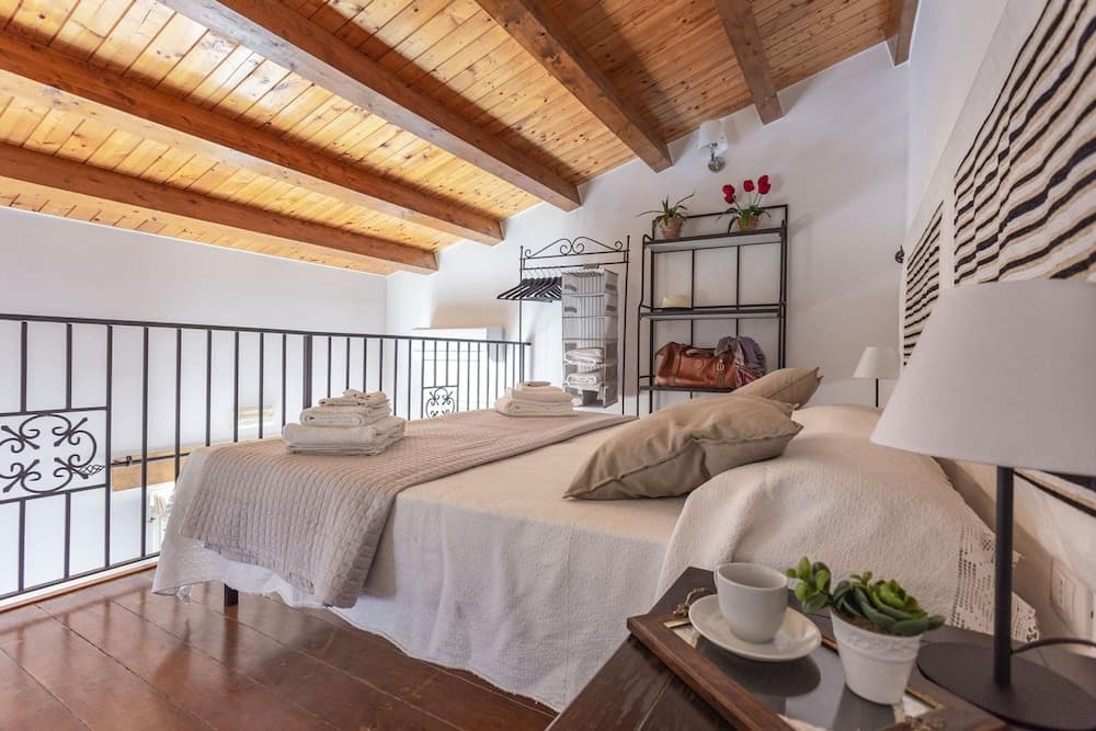 Salomone Apartment 15 With Terrace by Wonderful Italy