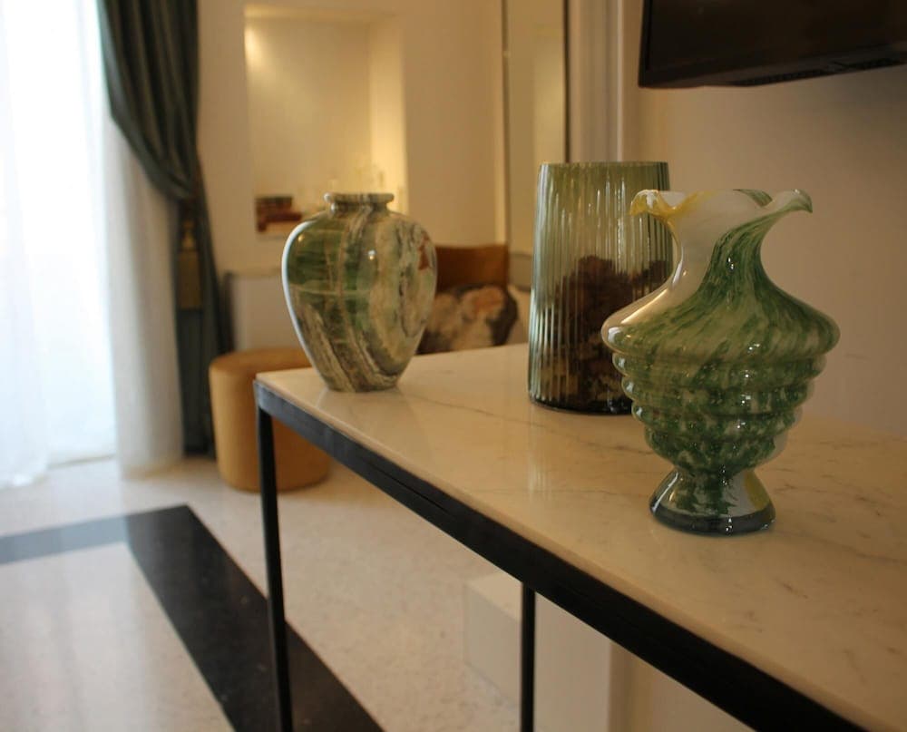 1940 Luxury Accommodations - 4 Diamante CAV