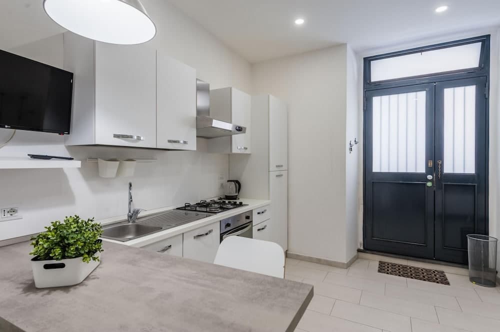 Black and White Apartment by Wonderful Italy