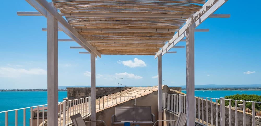 Aretusa Apartment With Terrace