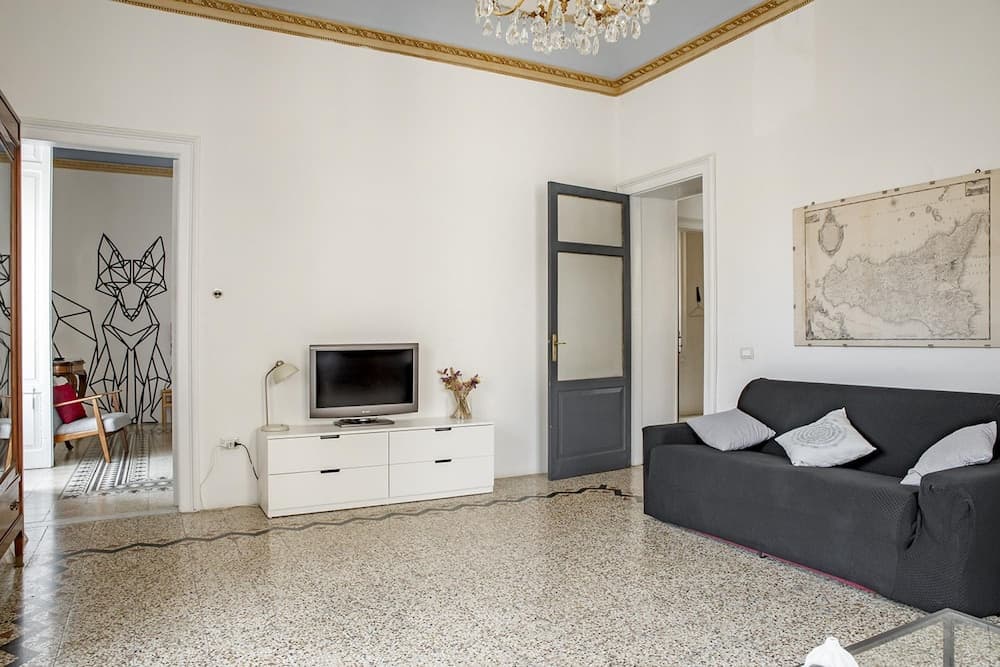 Cavour Apartment With Balcony by Wonderful Italy