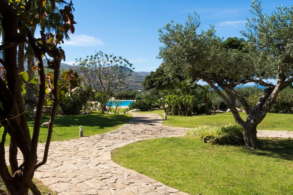 L Ulivo Blu - One-bedroom With Garden