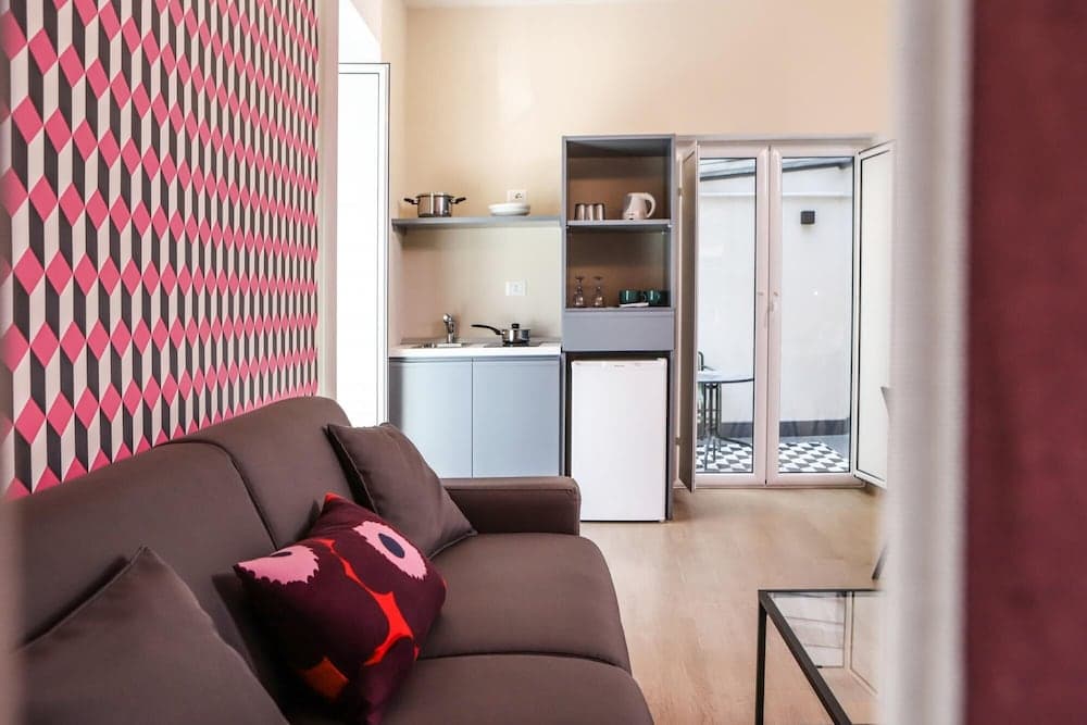 Jazz Apartment at Piazza Bellini by Wonderful Italy