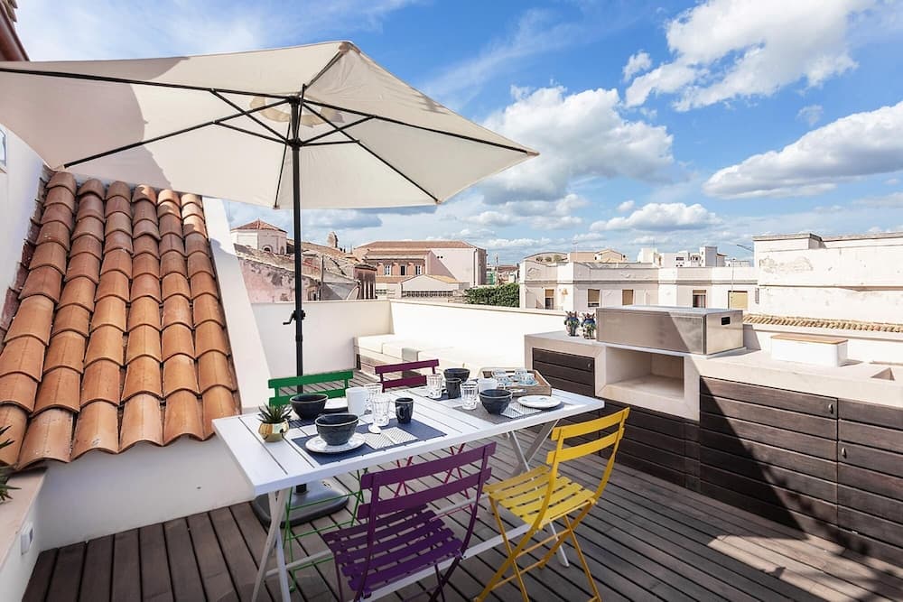 Mirror Apartment With Seaview Terrace by Wonderful Italy