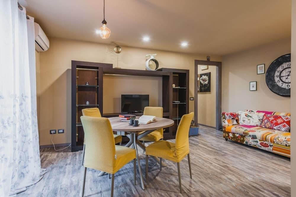 Ursino Apartment With Balcony by Wonderful Italy