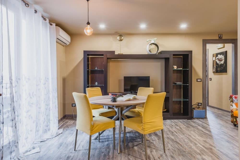 Ursino Apartment With Balcony by Wonderful Italy