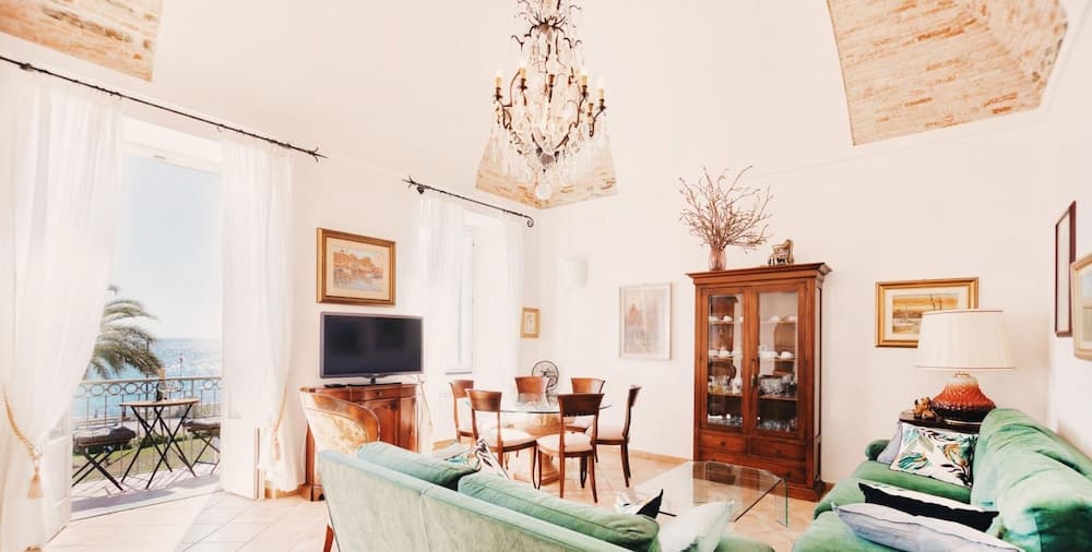 Appartamento Fronte Mare a Ospedaletti by Wonderful Italy