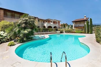 La Romantica by Wonderful Italy - Irene