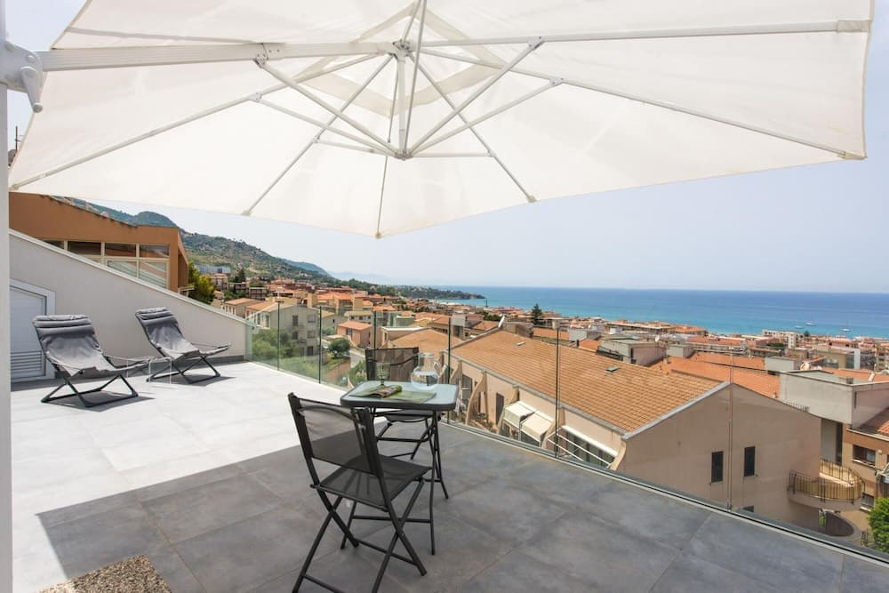 Una Terrazza Vista Mare su Cefal