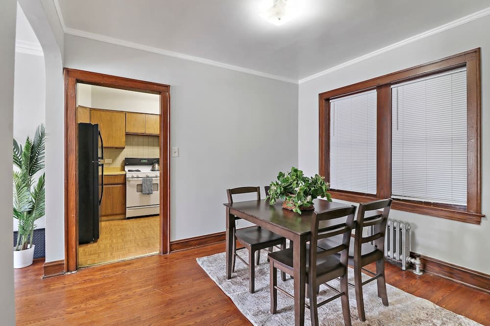 Contemporary Cragin 1BR Apt in Lockwood