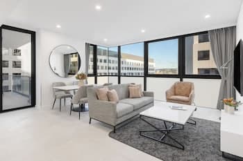 Meriton Suites Canberra
