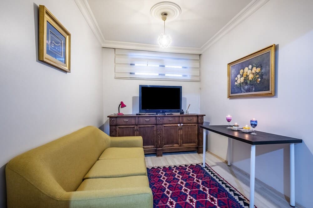 Central and Colorful Flat in Caferaga Kadikoy