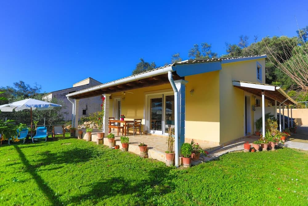 Green Family Villa in Agios Ioannis