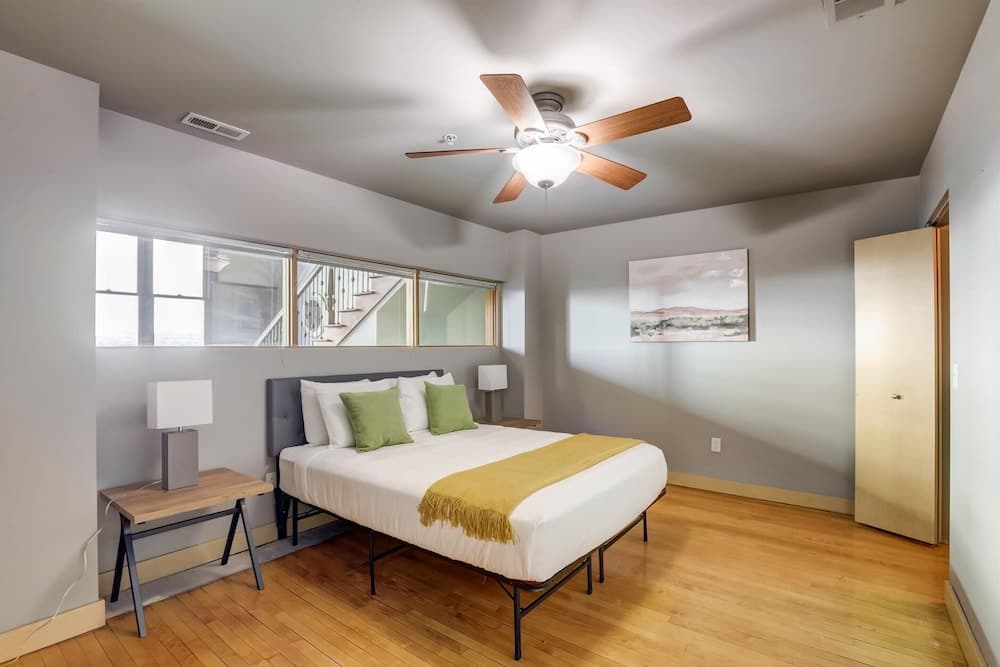 Frontdesk 3 BR Apt by Historic Haymarket