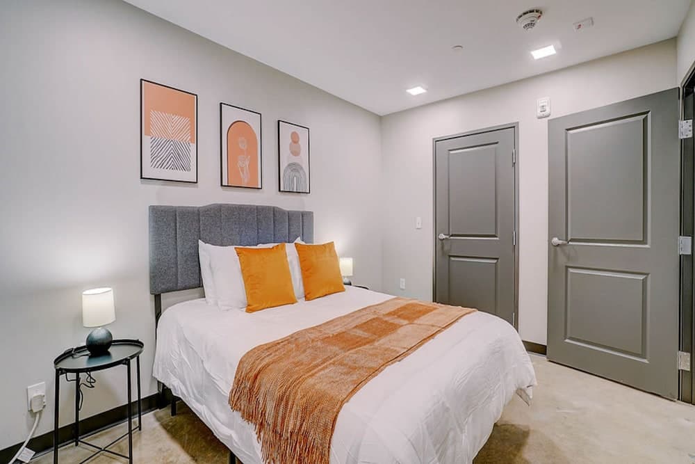 FRONTDESK Tower on Tenth Apts Birmingham