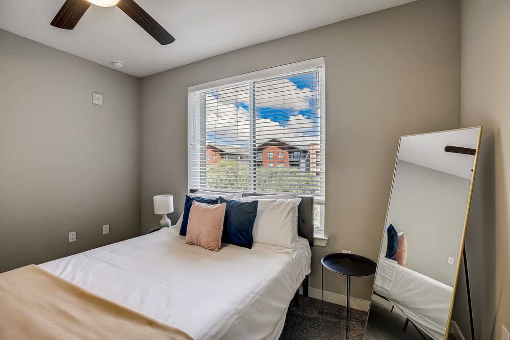 FRONTDESK Five Two At Highland Apts Downtown Austin