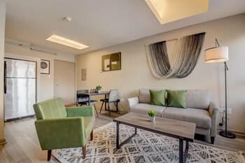 FRONTDESK Vue at 3rd St Apts Downtown Louisville