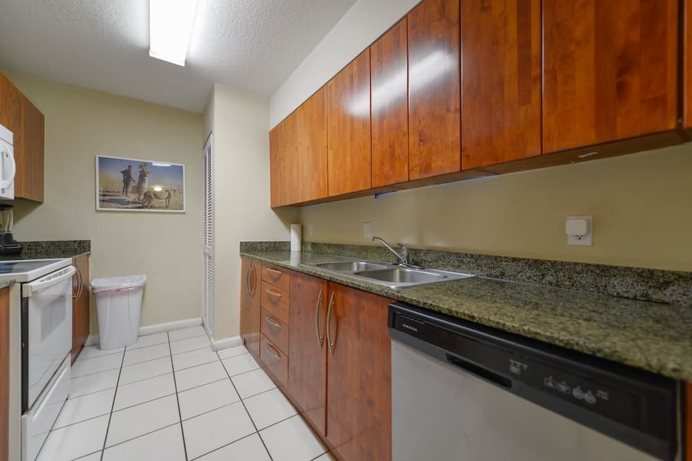 Amazing 2Br Condo in Brickell W Pool