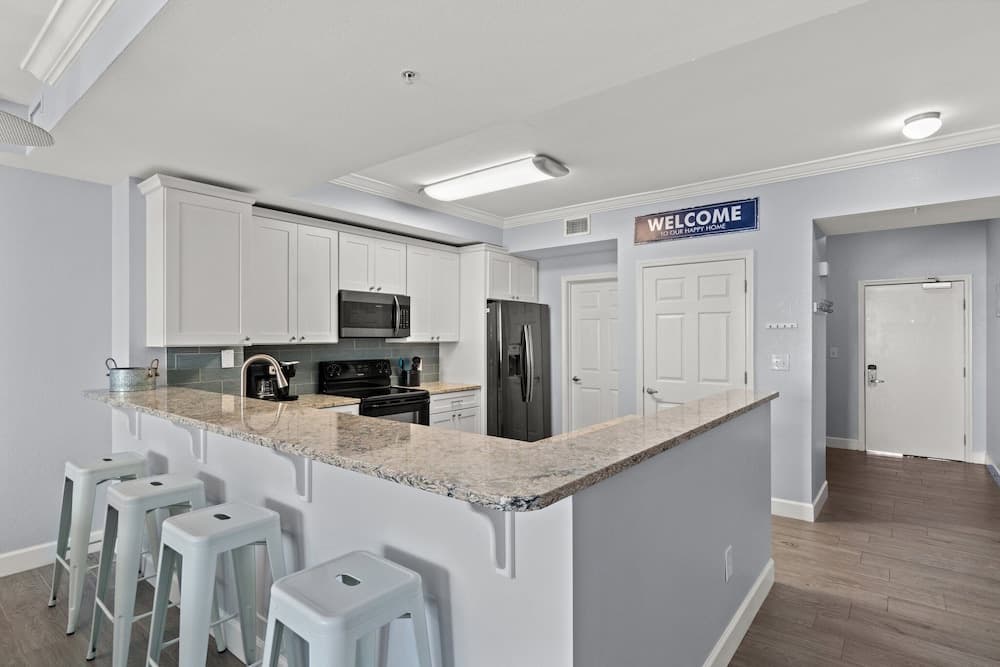 Tidewater Beach Luxury Penthouse With Resort Amenities and a View!