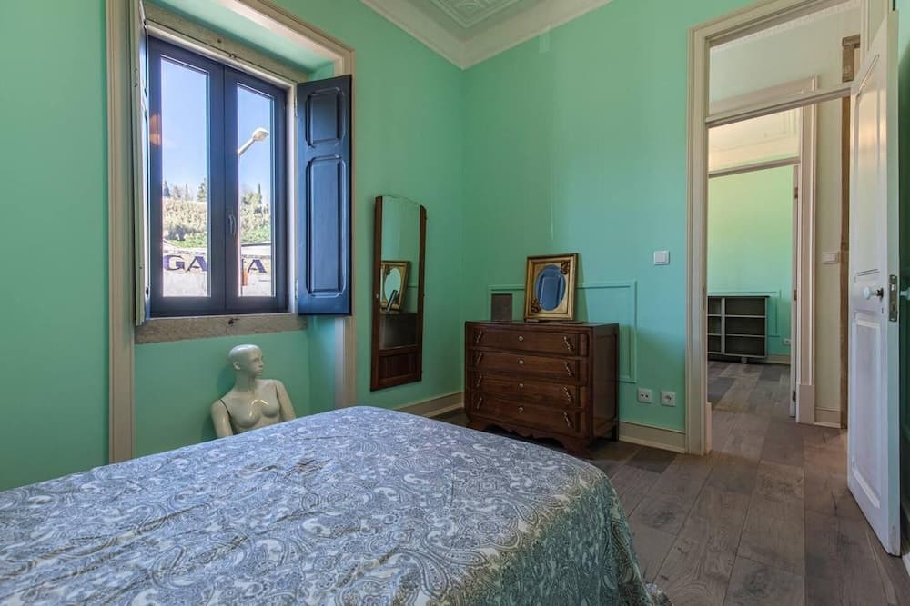 Beautiful Classic Designed 3-bed Villa in Lisboa