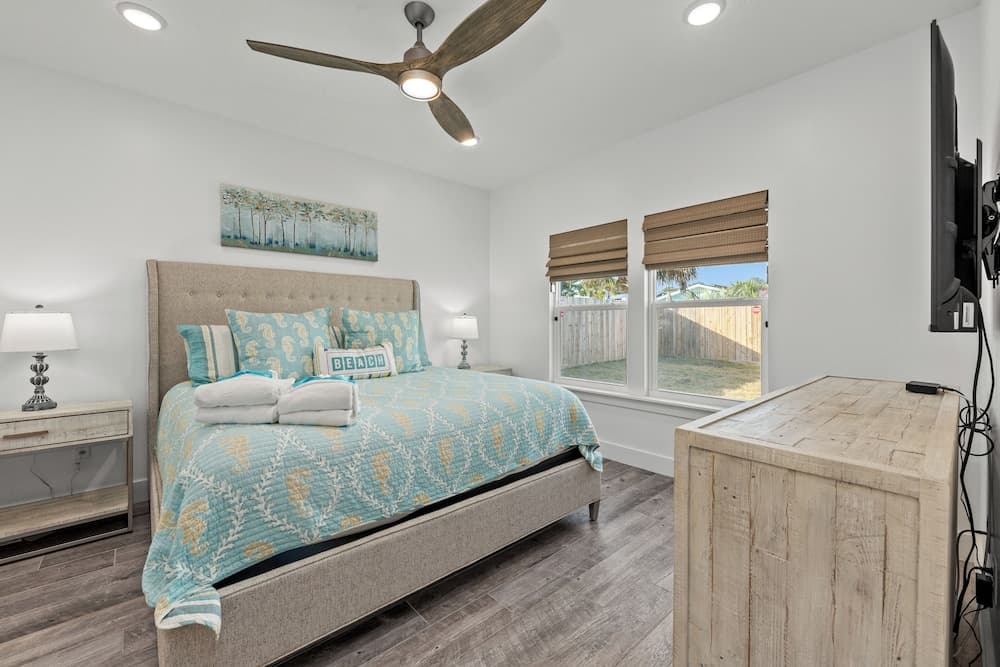 311 Le Grand Dr - Sunny Sands