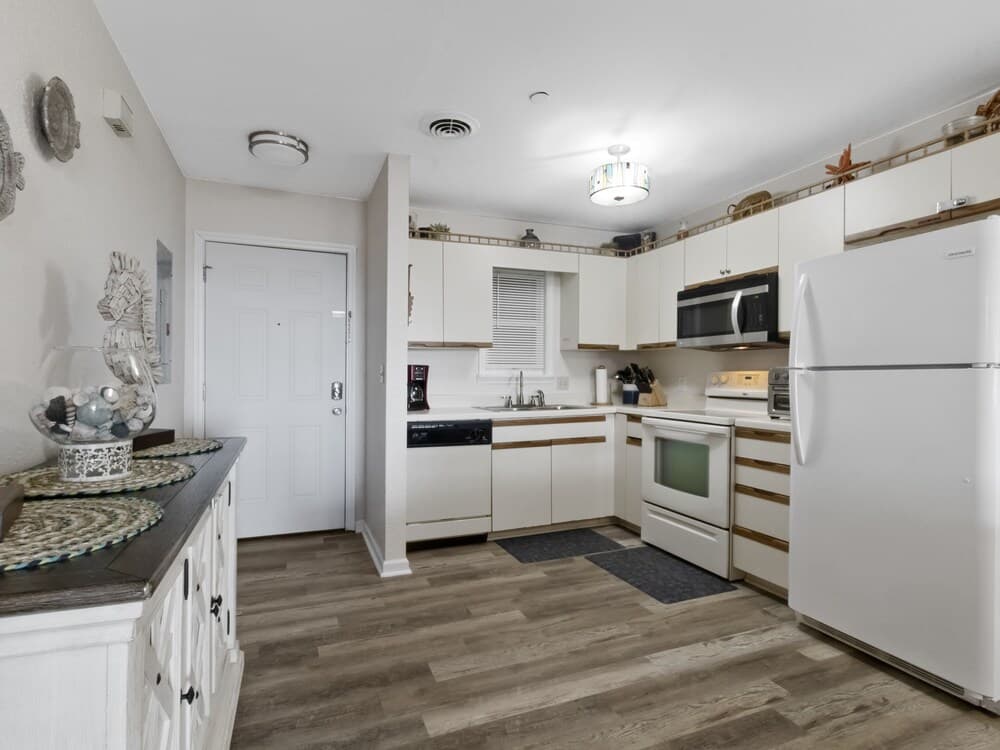 Ocean Terrace C1 2 Bedroom Condo by Redawning