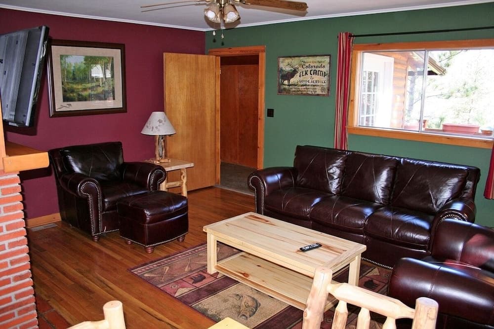 Mountain Pine Cabin With Personal Hot Tub - Dog-friendly! 3 Bedroom Cabin - #20-NCD0296