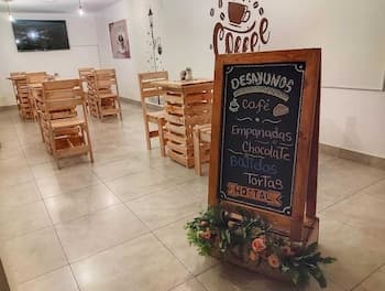 Hostal Altamira Suites