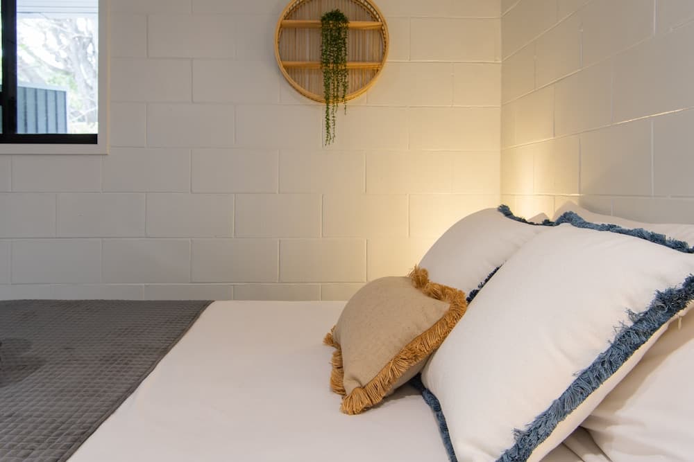 AIRLIE SUN & SAND  4