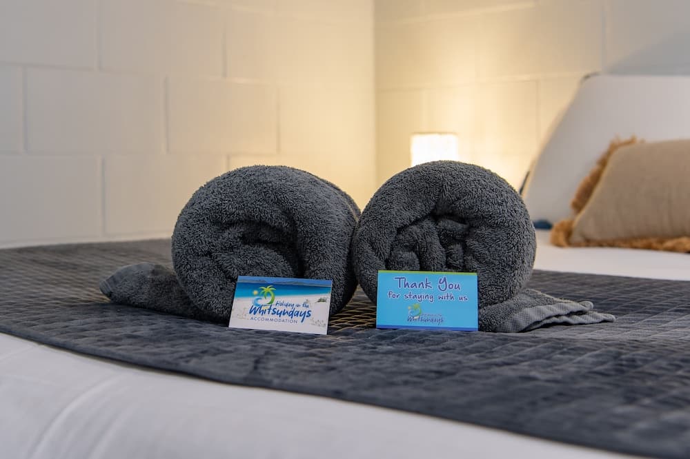 AIRLIE SUN & SAND  4