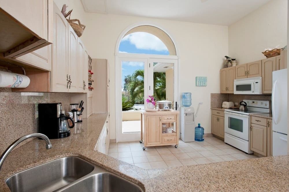 Endless Summer 5 Bedroom Home