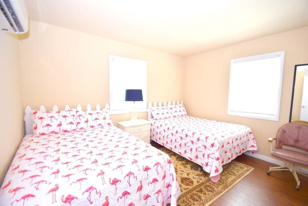 Bayshore Drive 211 3 Bedroom Home by RedAwning