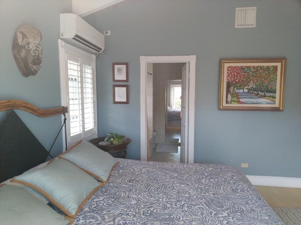 Long Island Breeze Compound 6 Bedroom Home