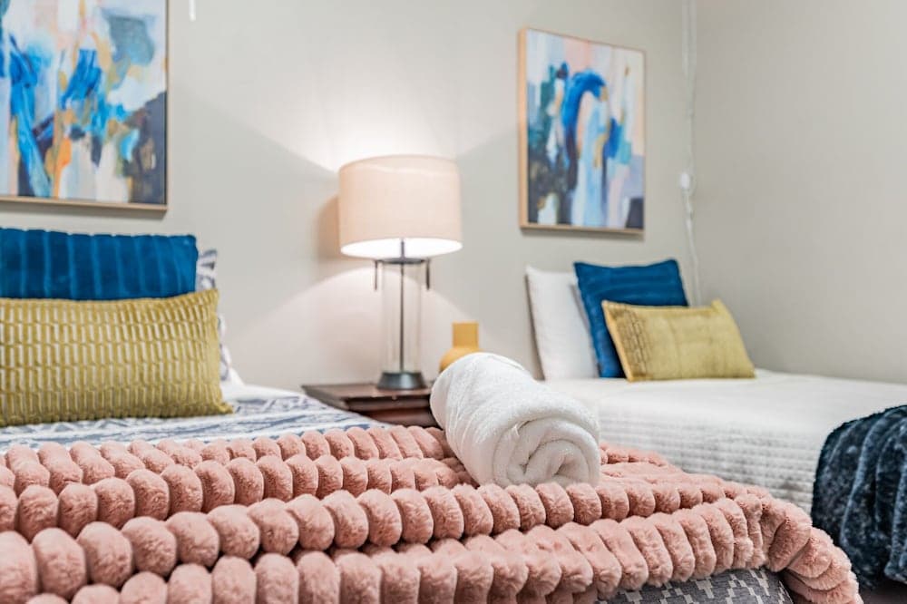 Luxury Villa - Mississauga Square One