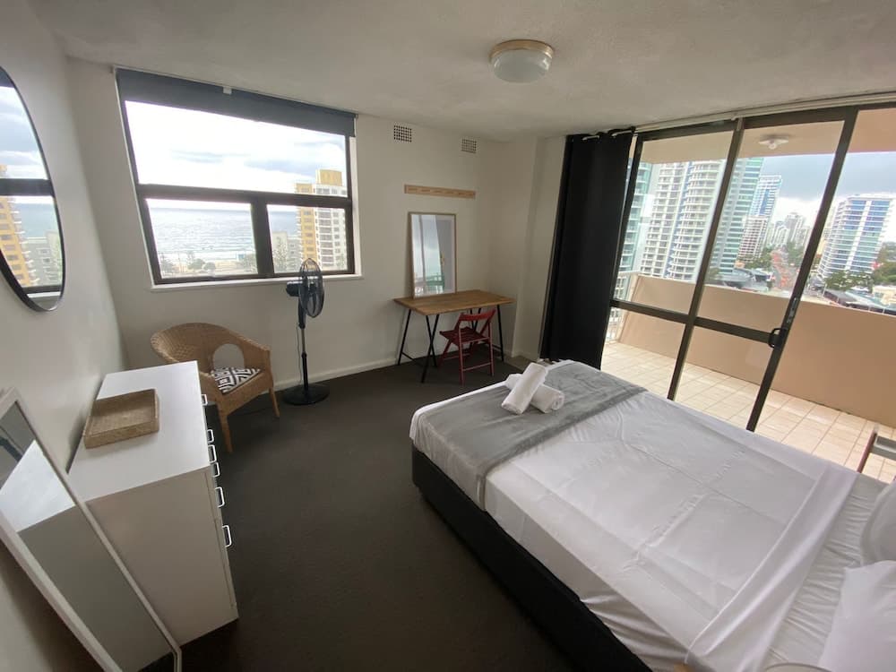 Paradise Towers Surfers Paradise