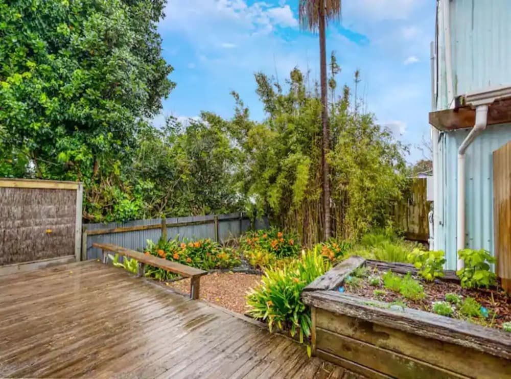 Lovely 3-Bedroom Home With Free Parking