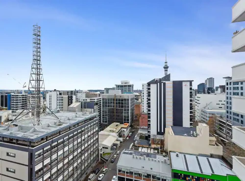 Central City 1Br Apartment