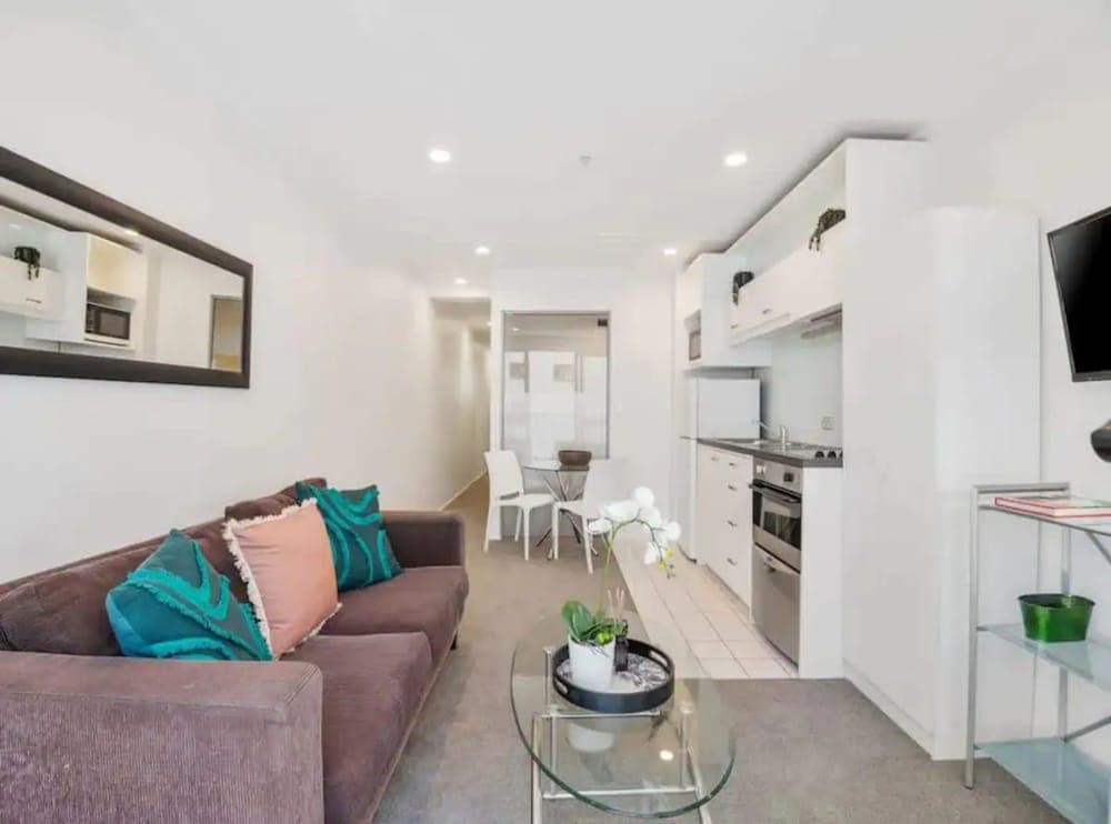 Lovely Two Bedroom Apartment Close To Sky Tower