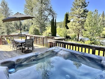 Riverwood Lodge 5 Bedroom Home by Redawning