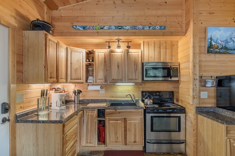 Painted Pony Cabin 2 Bedroom Home by NW Comfy Cabins by RedAwning