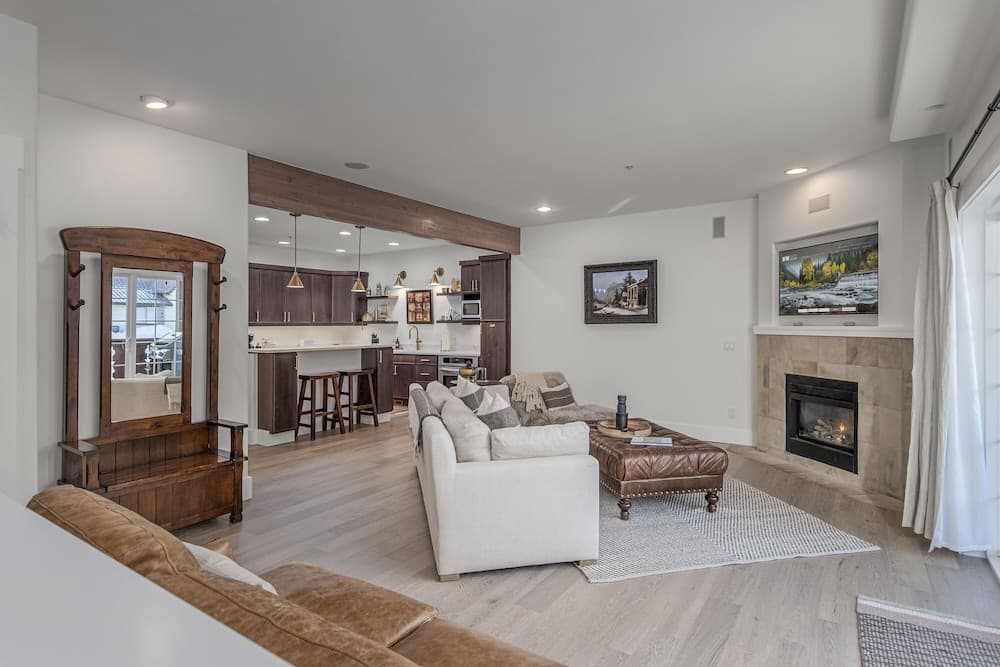 Bavarian Mountain Suite 2 Bedroom Condo by NW Comfy Cabins by RedAwning