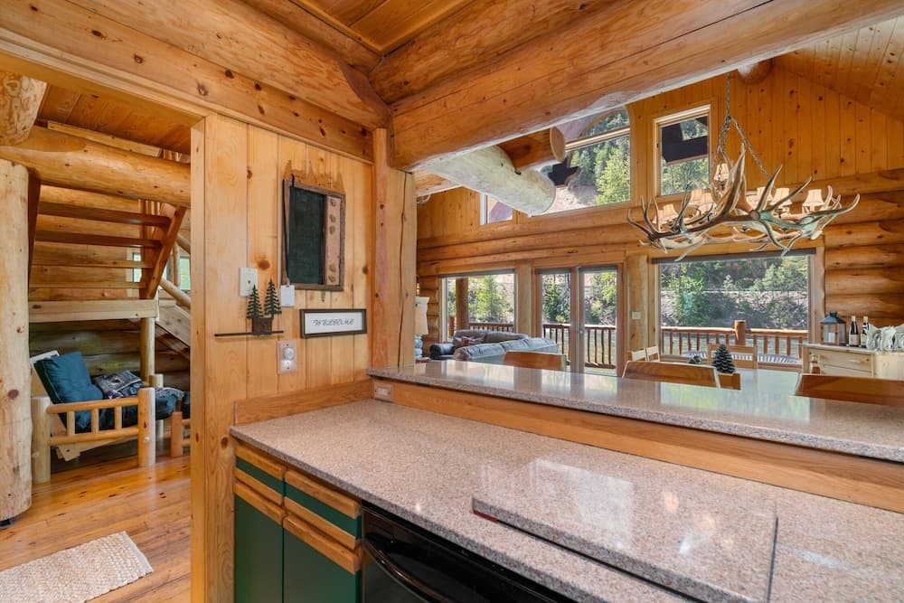 Moosehead Lodge 3 Bedroom Home by Redawning